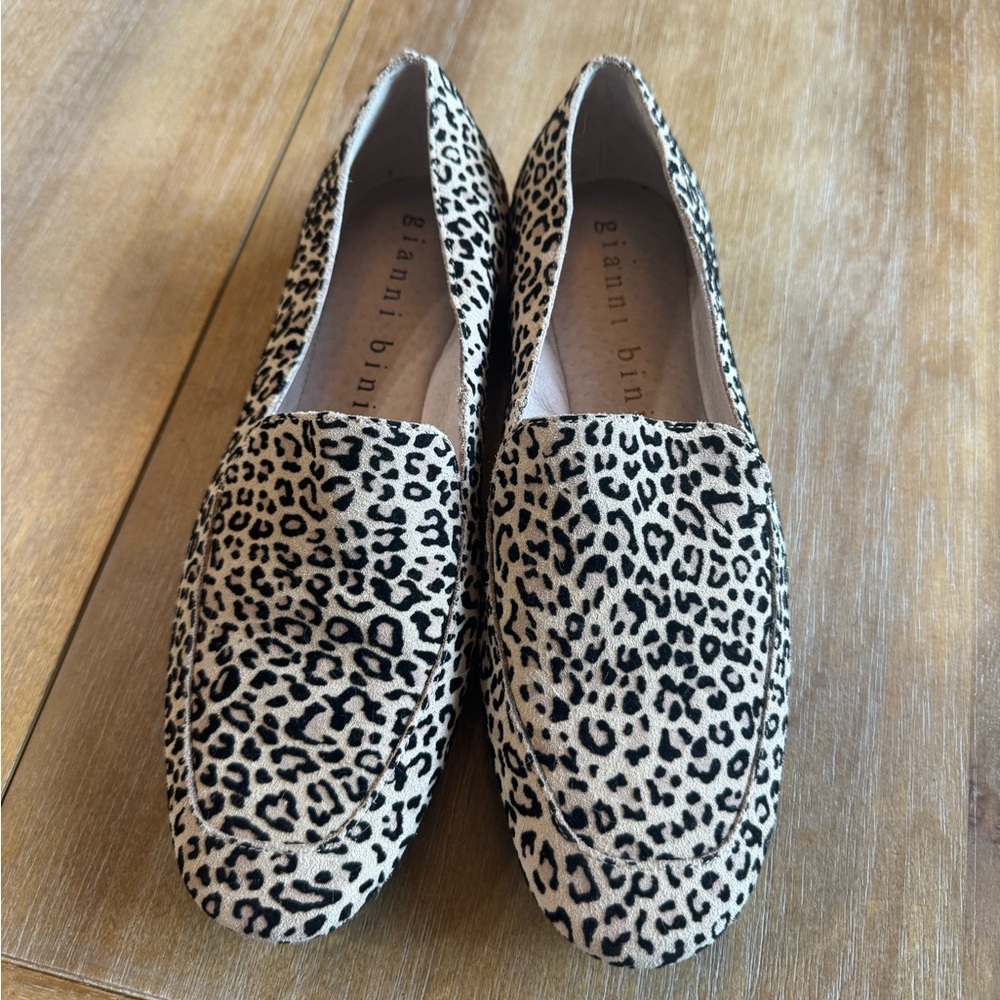Gianni Bini Animal Print Flats